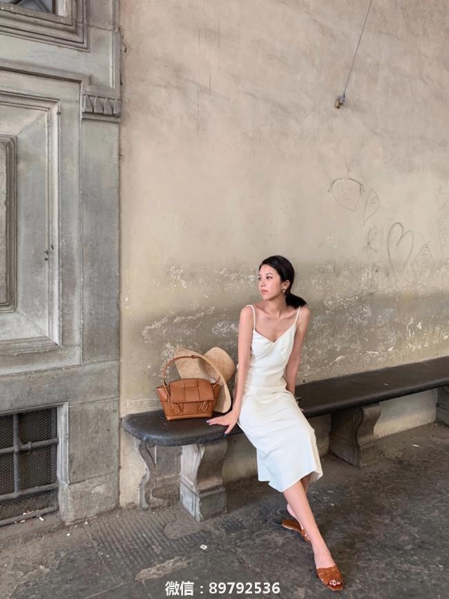 bv arco33和一条有秘密的小白裙|旅行最爱穿搭 ————意大利之旅穿了最多次的一套衣服