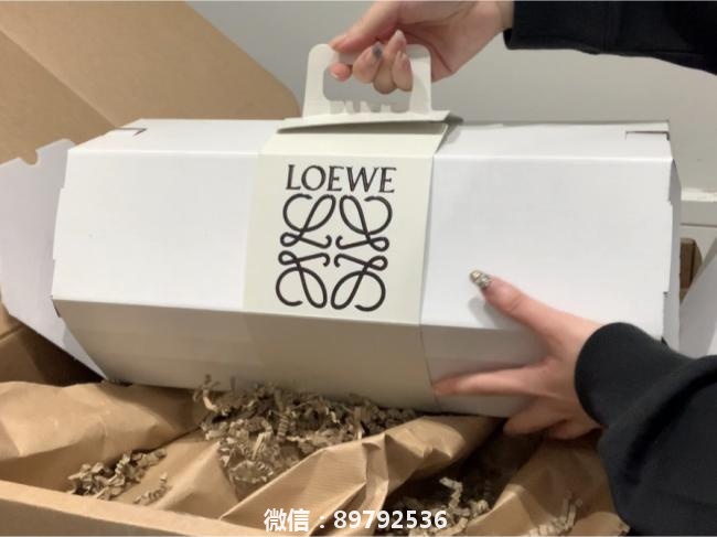 开箱 Loewe这隆重的包装惊到了我