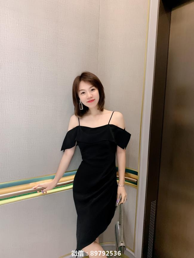 赫本风小黑裙❣️浓浓的法式优雅