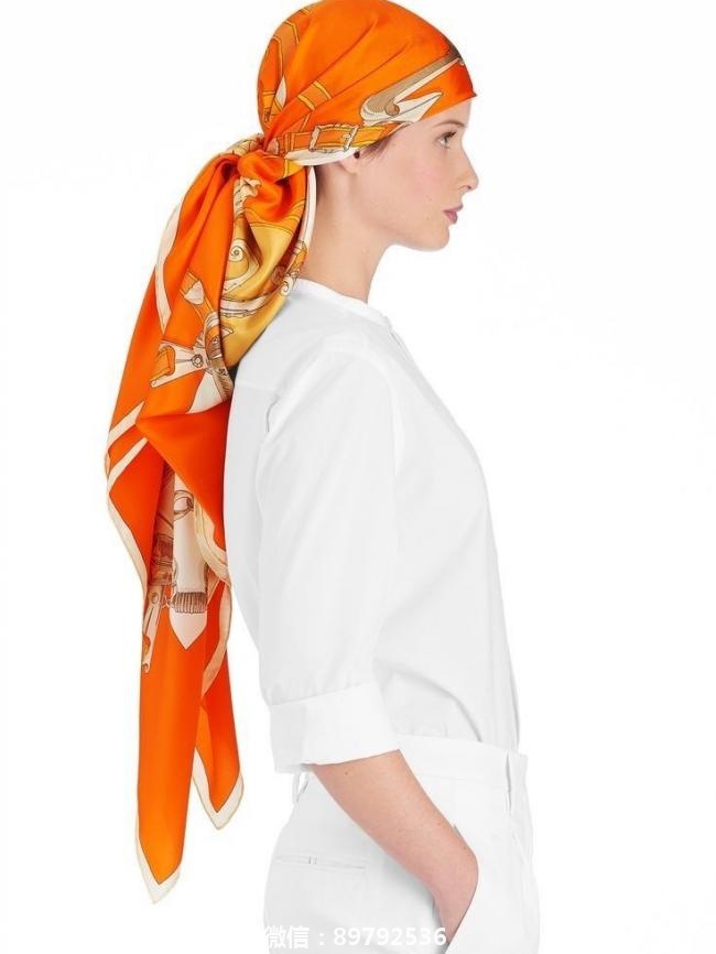 Hermes爱马仕丝巾的极致橙色演绎