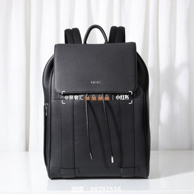 ▪️DIOR书包 Motion黑色Dior Oblique 背包采用奢华的黑色粒面牛皮革精制而成