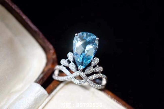 【海蓝宝戒指】平均2.8克拉海蓝宝尚美款最热销的海蓝宝戒指造型，颜色很蓝，实物比