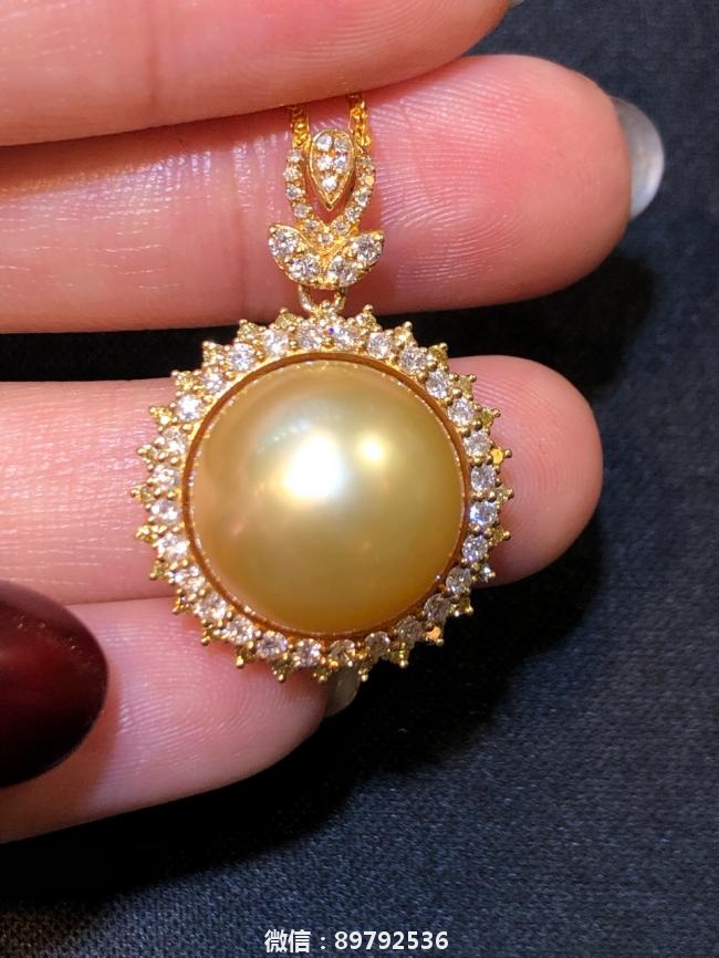 天然南洋金珠，18K金镶，金重3.8g 钻76粒，珠子13-14mm