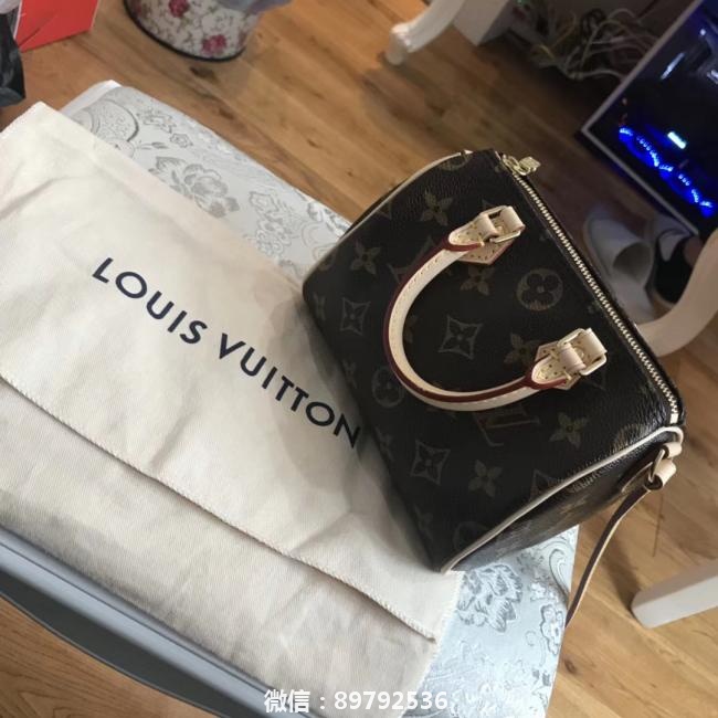 #路易威登 Louis Vuitton speedy nano 这个包真的很火啊