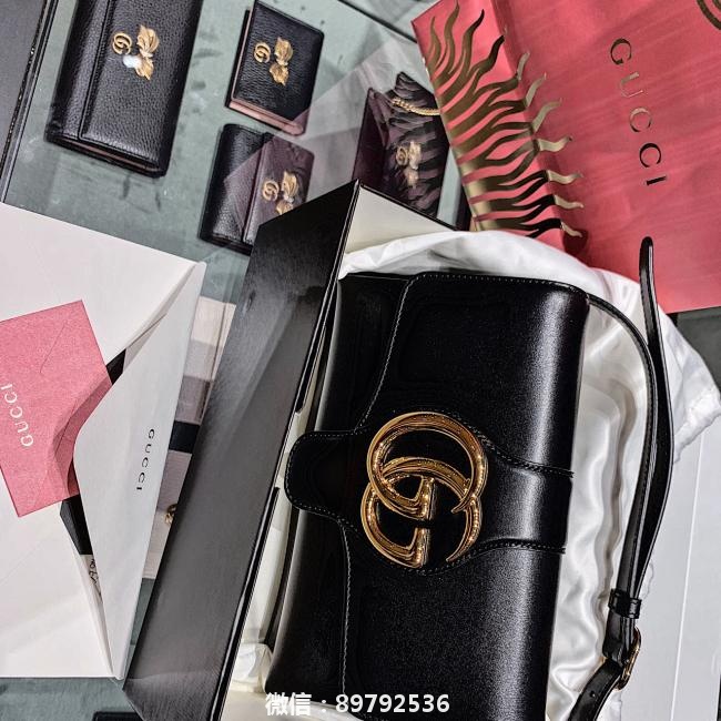 来分享Gucci这个包包是2019走秀款 一眼就看上了 我是在泰国度假买的 泰国