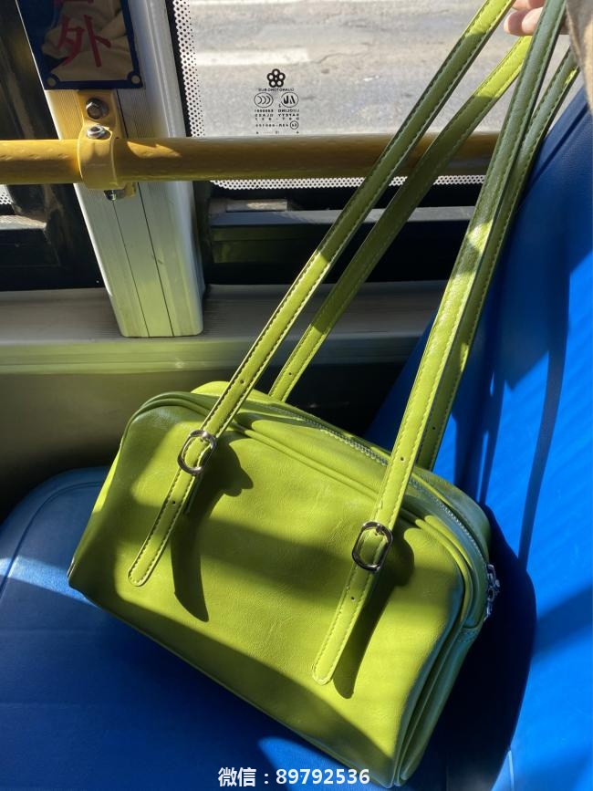 公交上绿色包包竟然被要了！平价推荐！！