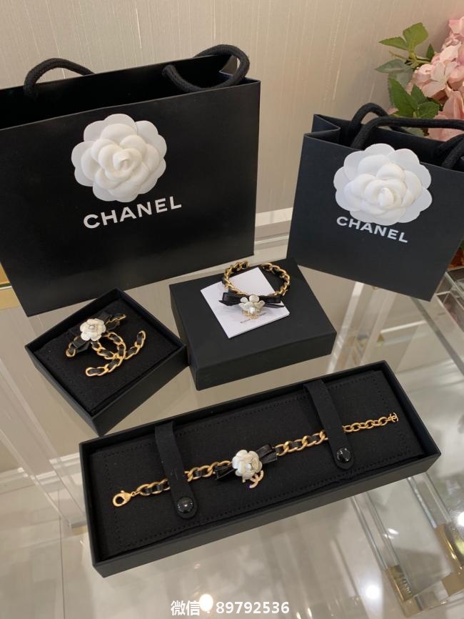 Chanel经典山茶花系列饰品分享