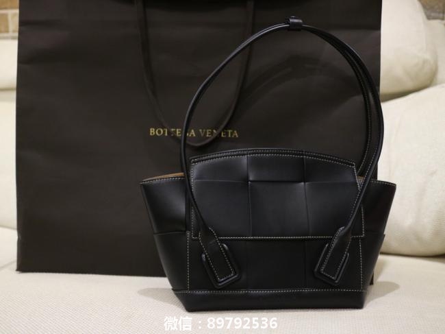 喜提一只黑色包包#葆蝶家 Bottega Veneta BV家新款 用起来太顺手了哇
