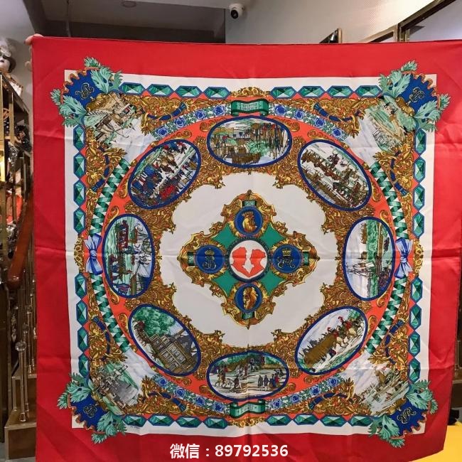 爱马仕皇家贵族盛会丝巾，非常特别的一款，丝巾的那个图案都展现了贵族们在不同场景下的活动景象