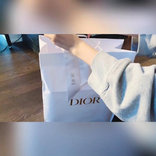 #迪奥 Dior 当下最火It包 Dior迪奥马鞍包 开箱（上） 今天和朋友去逛