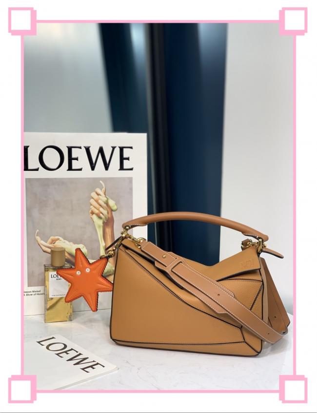 Loewe Puzzle Bag Light Caramel中号几何包