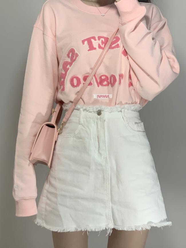 粉白温柔系,19短裙➕粉色字母卫衣