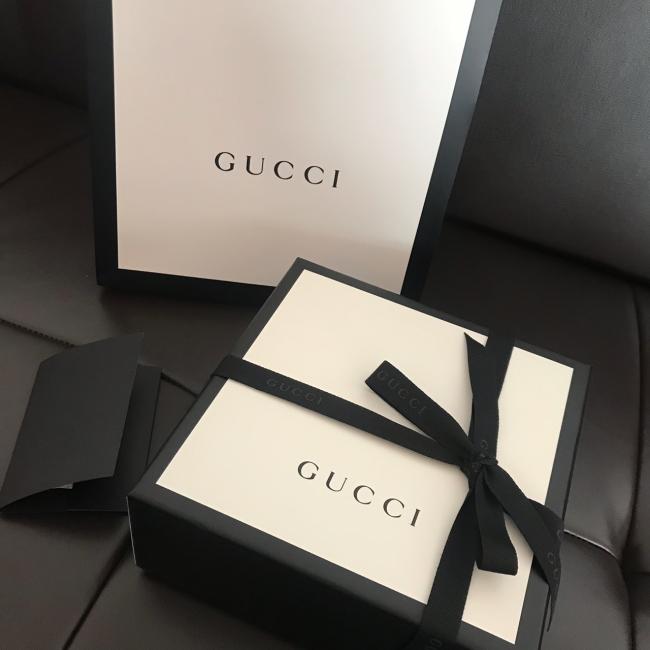 送给爸爸的生日礼物也可以送给男朋友哦 Gucci双面皮带