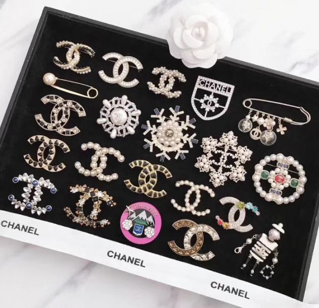 分享香奈儿Chanel胸针,秋冬的一抹亮点