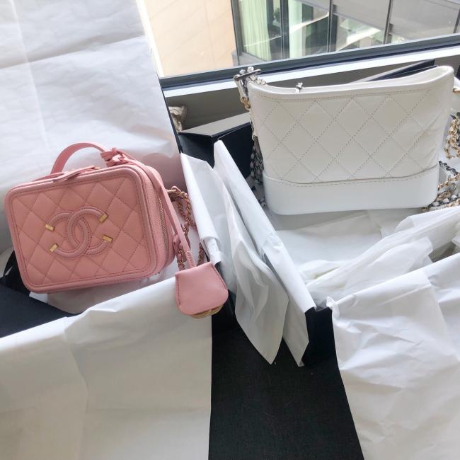 Chanel粉色相机包️白色流浪包