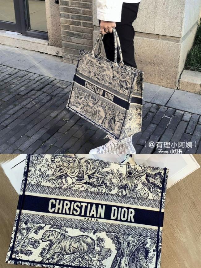 Dior的tote包上这只老虎