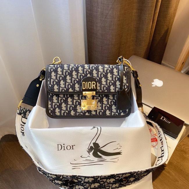 包包分享,新入的百搭王Dior翻盖包