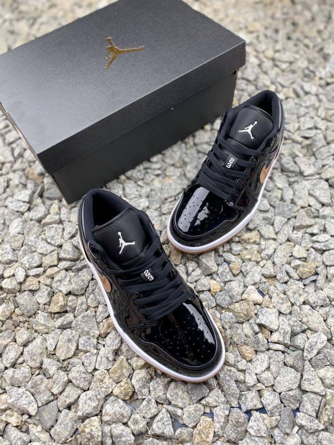 黑‮装金‬扮，耐克Nike Air Jordan 1
