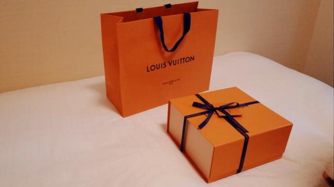 Louis Vuitton locky BB开箱 1月1日新出的新款，原本对前面
