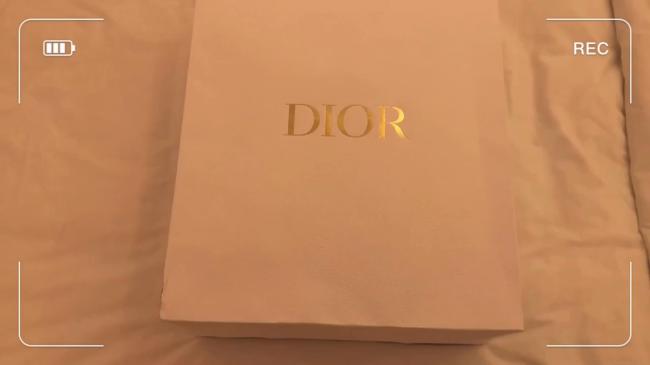 当当当！新鲜出炉滴Dior马鞍包开箱视频！下午刚刚从银河买到前几天刚来澳门的时