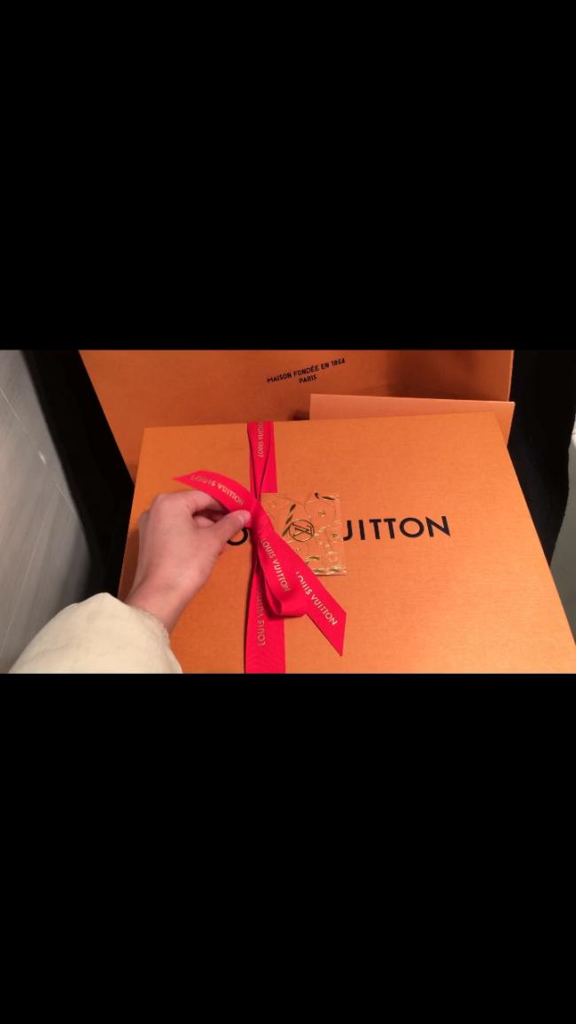 #路易威登 Louis Vuitton 我的拼色邮差终于到啦(实体店排队排大半年