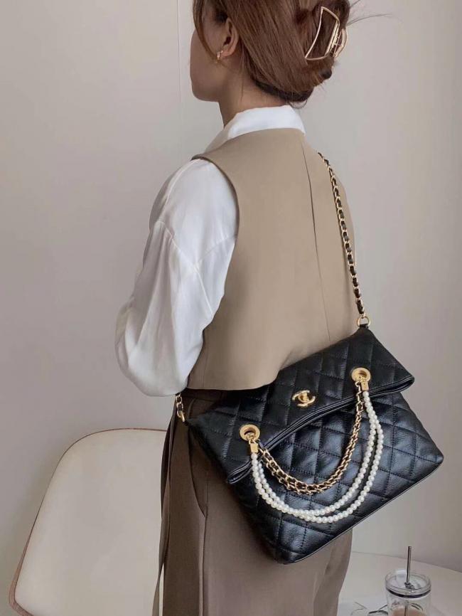 Chanel香奈儿新款珍珠链条购物袋 黑色