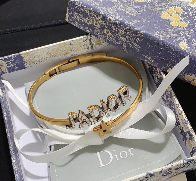 Dior 迪奥 新款 Jadior 字母 开口 星星 手镯代购级别 一比一定制