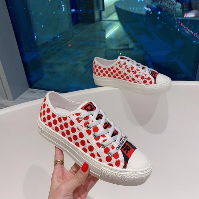DIOR 日本限定系列，采用波点图案，将推出JA'DIOR单鞋