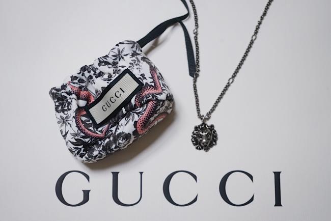 Gucci老虎头项链➕短袖T恤➕珍珠镜脚墨镜