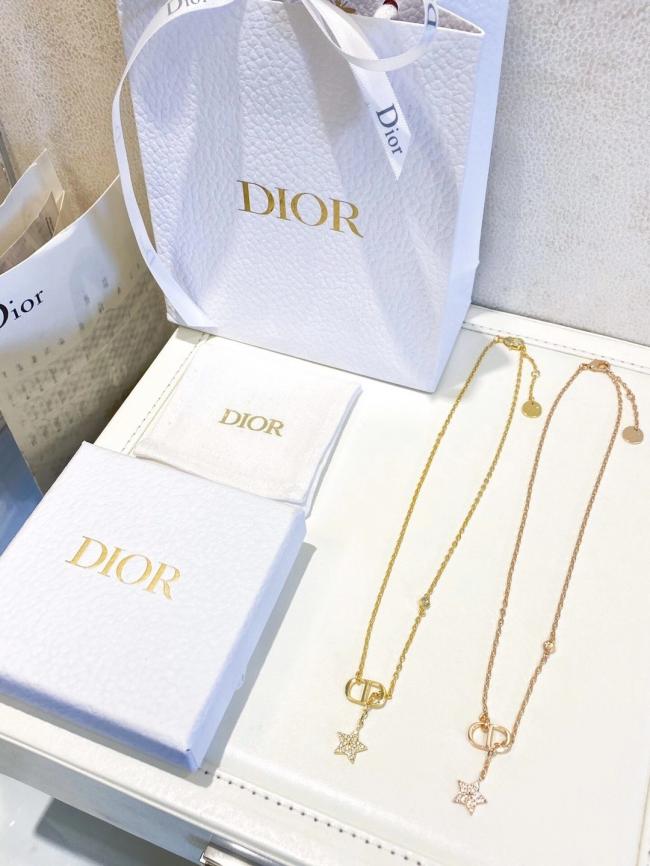 #Dior# PETIT CD星星项链