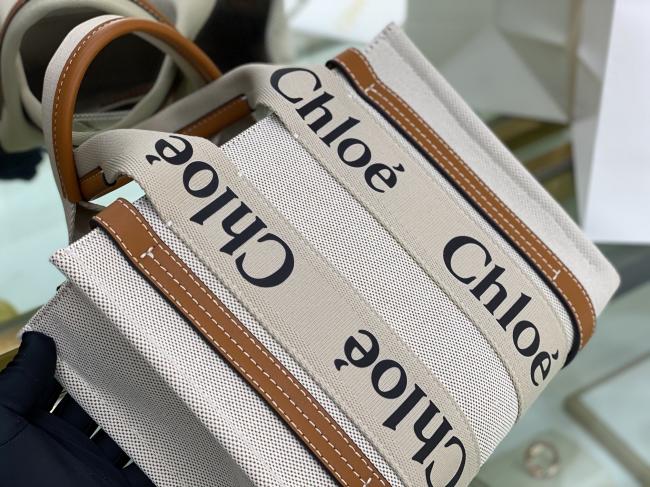 Chloé 2021新款Woody Tote帆布托特包，法式休闲风格