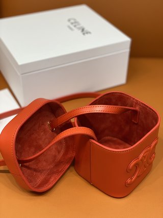 琳家 Box TRIOMPHE小号平纹牛皮革手袋199263 - 时尚手提包