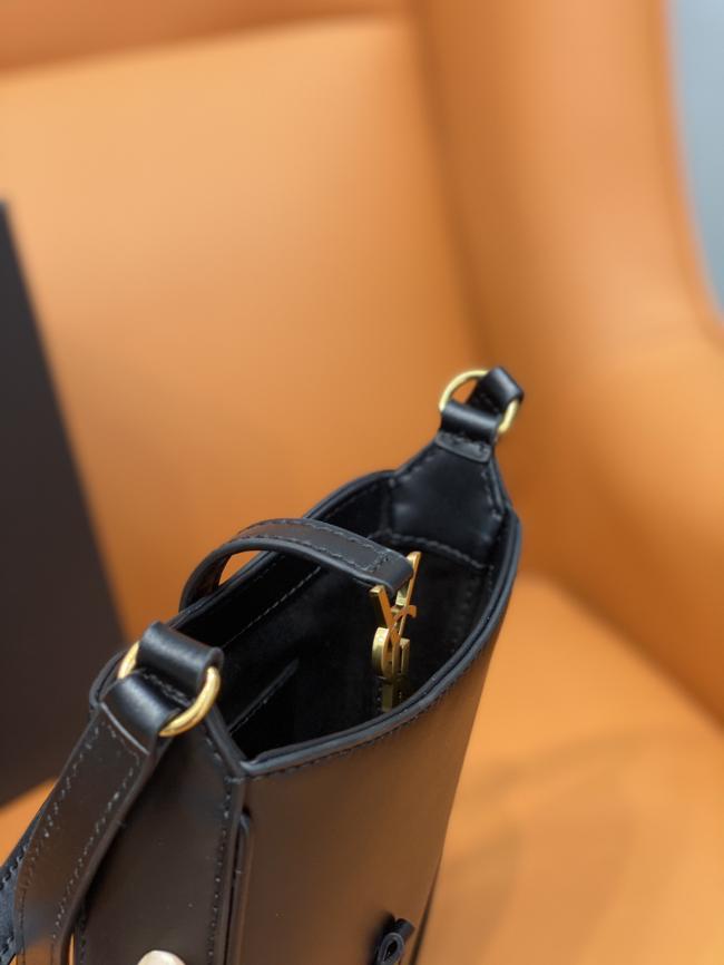 圣家LE 5A7系列迷你手机包，时尚搭配的小巧设计