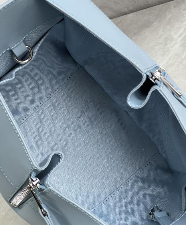 罗意微2023单色釉缎面系列Hammock bag吊床包