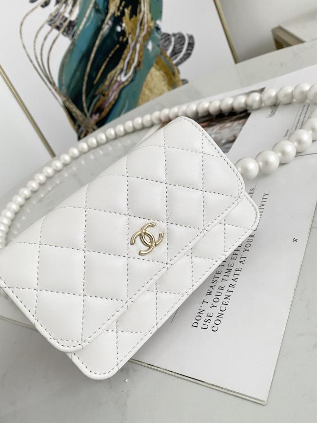 香奈儿珍珠胸包斜挎包，完美展现优雅大气的珍珠款式