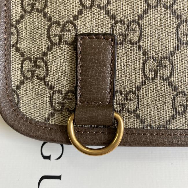 Gucci Ophidia系列虎头斜挎包，休闲轻巧的时尚选择