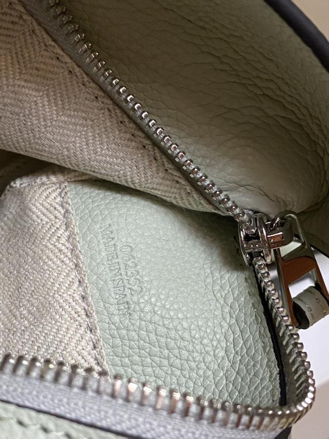 Loewe Loe❤we Puzzle奶绿色手提包-2019专柜同步版本