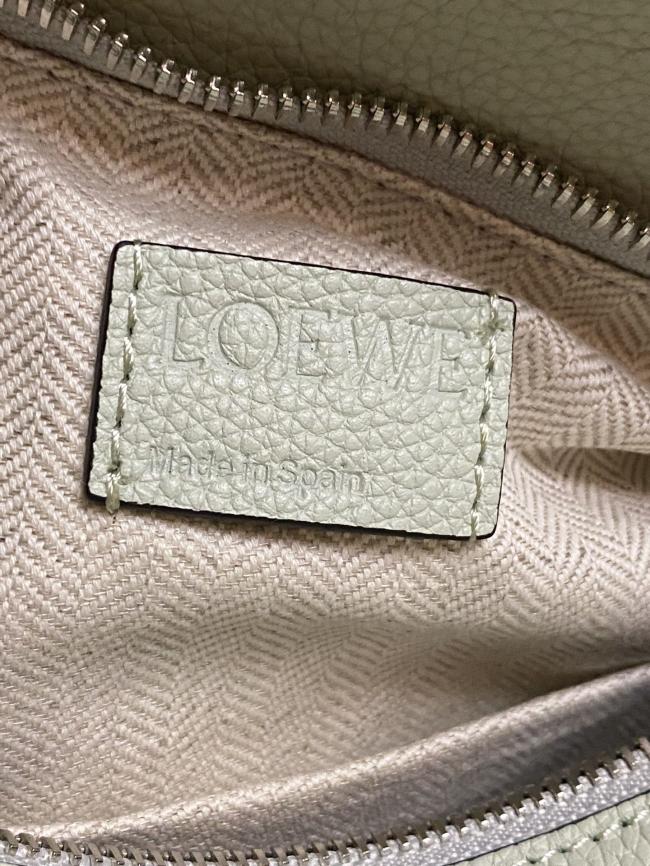 Loewe Loe❤we Puzzle奶绿色手提包-2019专柜同步版本