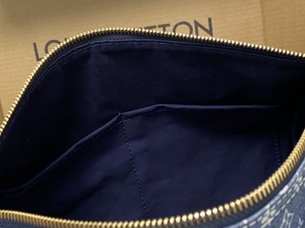 LV M95224蓝色 牛仔布枕头包speedy系列 手袋