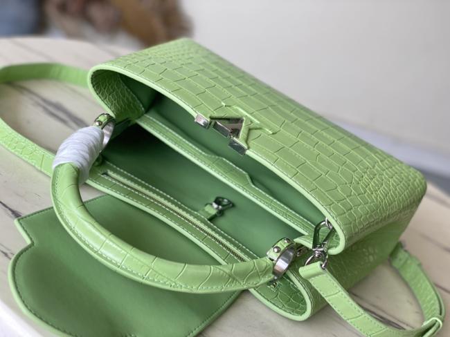 LV M48865 Capucines中号绿色鳄鱼纹银扣，闪耀奢华，山羊皮衬里，金属饰件
